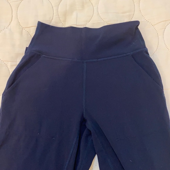 Lululemon align joggers, like new - Picture 1 of 3